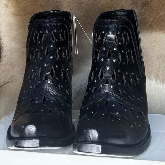 Ariat Black Ankle Boots NWT - Picture 3 of 4